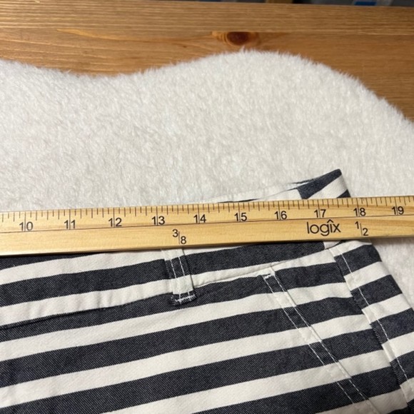 KHAKIS BY GAP The 3 Inch Short Womens Blue Striped Stretch Denim Size 16 - Picture 9 of 10